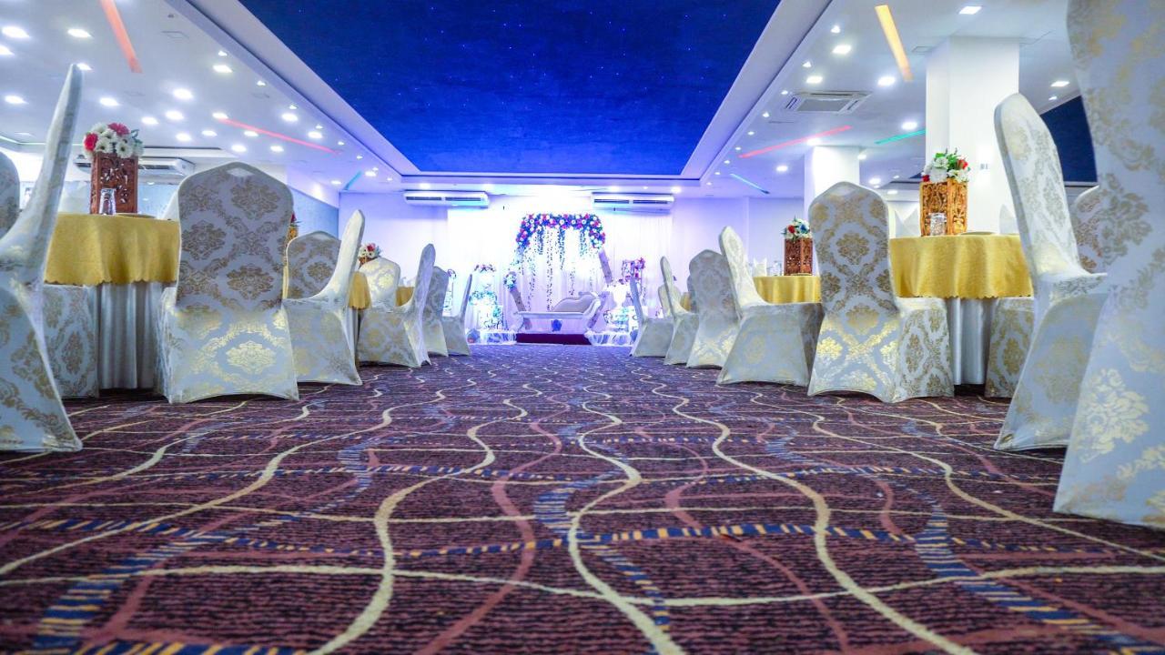 Hotel Blue Sky Kurunegala Ngoại thất bức ảnh