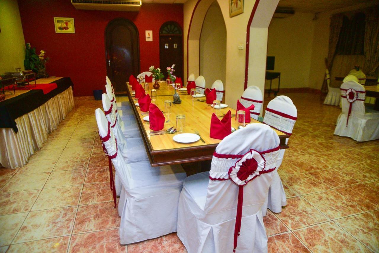 Hotel Blue Sky Kurunegala Ngoại thất bức ảnh