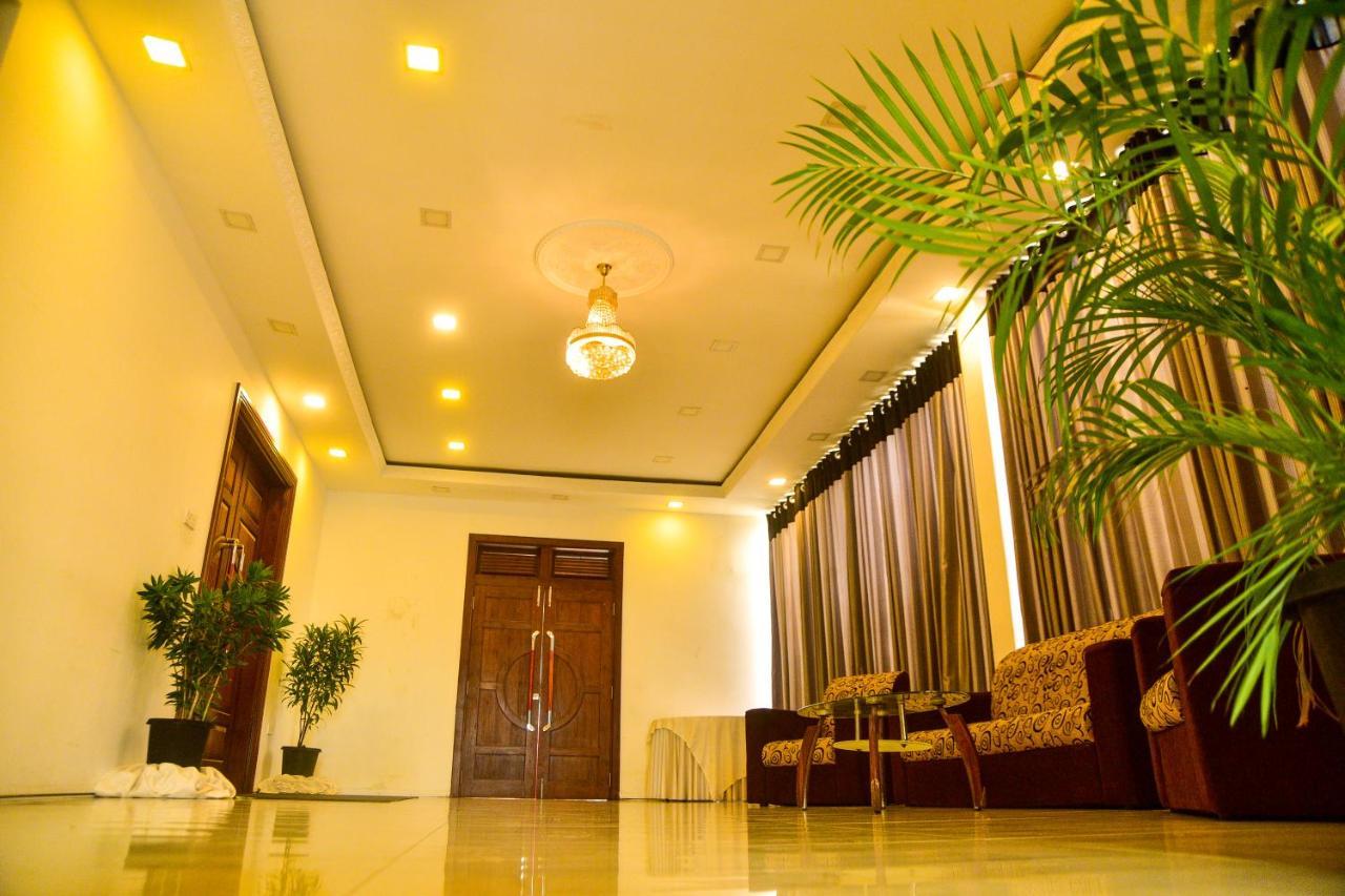 Hotel Blue Sky Kurunegala Ngoại thất bức ảnh